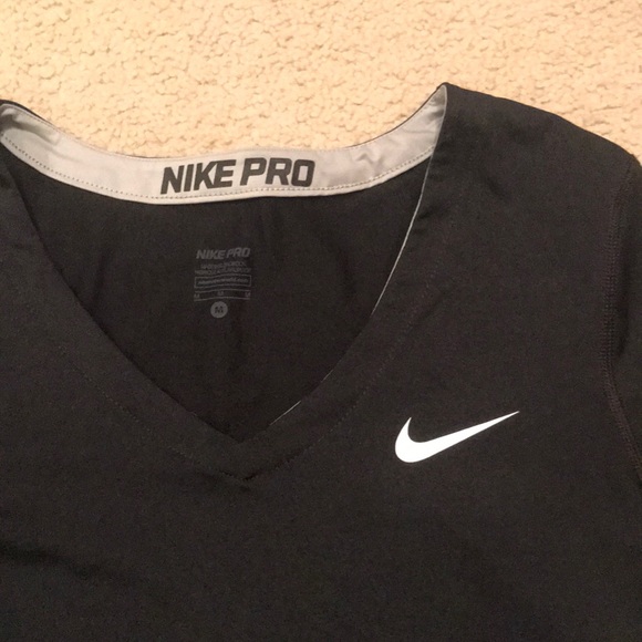Black nike athletic tee - Picture 2 of 3